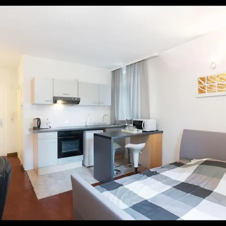 Apartment Neat In Dusseldorf